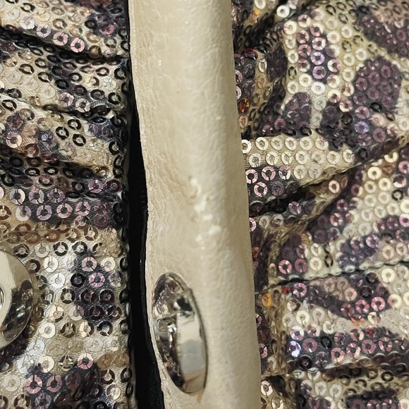 Bebe Y2K leopard sequined clutch with strap - Picture 3 of 4